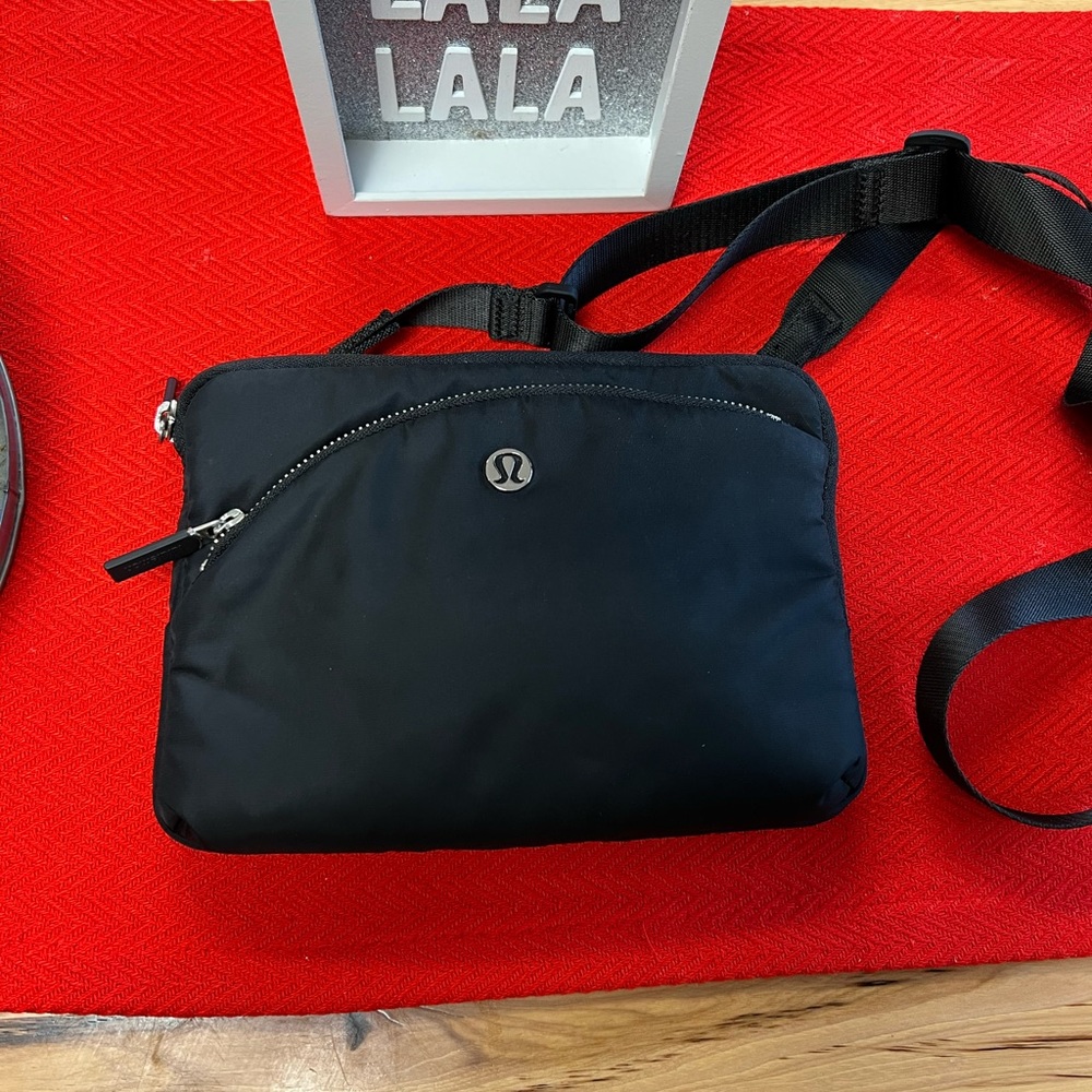 Black Lululemon Curved Lines Crossbody Bag